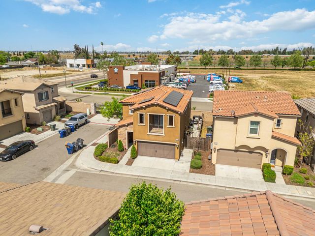 6038 E Scenic Way, Fresno, CA 93727