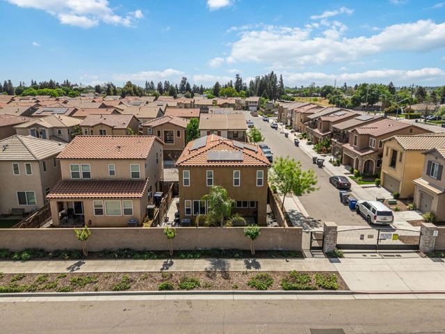 6038 E Scenic Way, Fresno, CA 93727