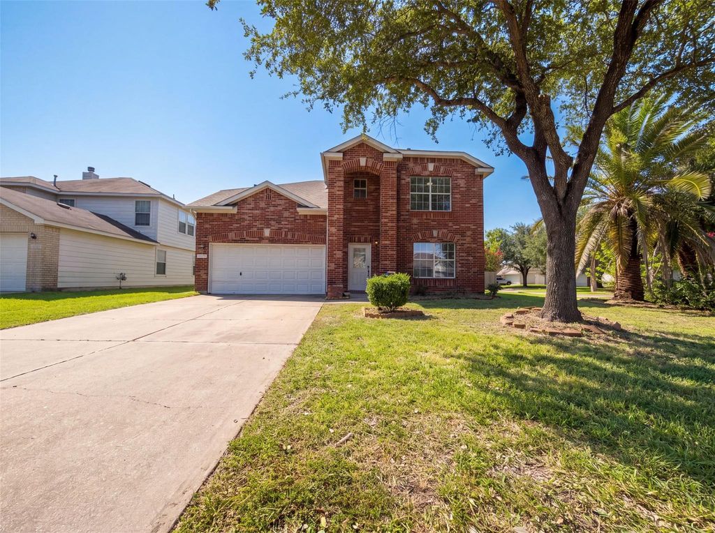 16519 Eaglewood Shadows Drive, Sugar Land, TX 77498