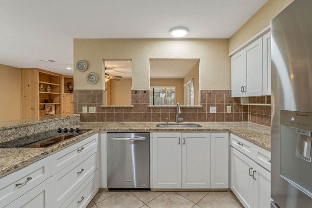 2 Crescent Falls Court, The Woodlands, TX 77381