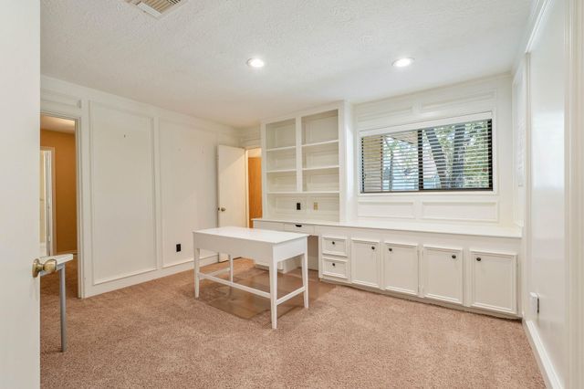 2 Crescent Falls Court, The Woodlands, TX 77381