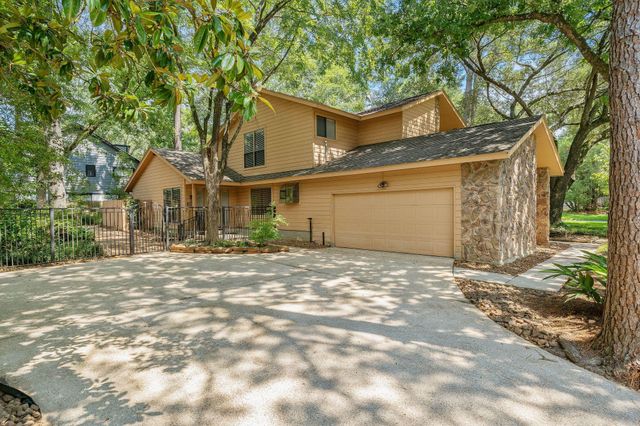 2 Crescent Falls Court, The Woodlands, TX 77381