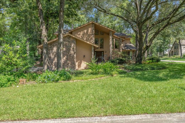 2 Crescent Falls Court, The Woodlands, TX 77381