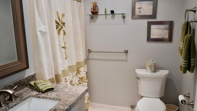 13817 Royal Palm Court B, Delray Beach, FL 33484