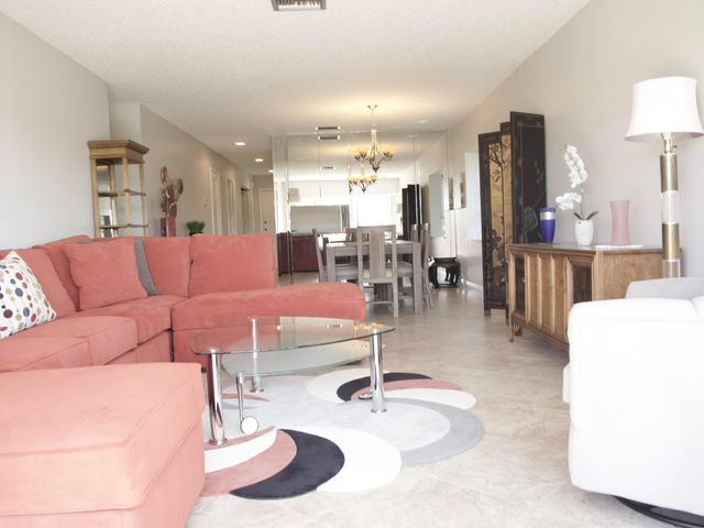 13817 Royal Palm Court B, Delray Beach, FL 33484