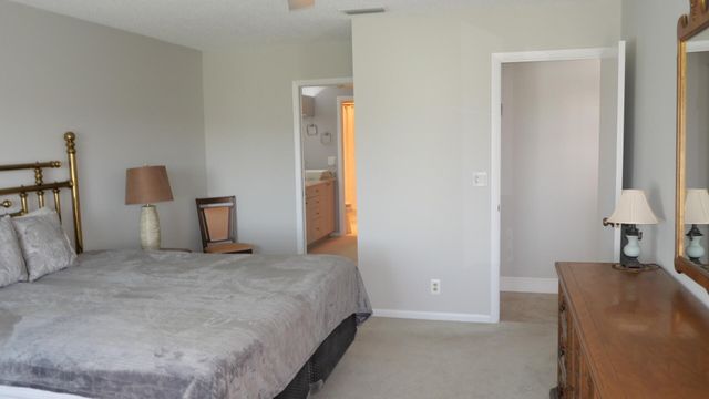 13817 Royal Palm Court B, Delray Beach, FL 33484