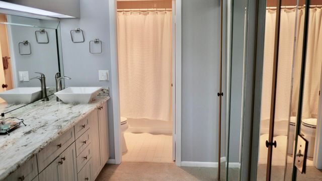 13817 Royal Palm Court B, Delray Beach, FL 33484