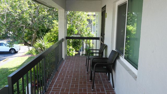 13817 Royal Palm Court B, Delray Beach, FL 33484