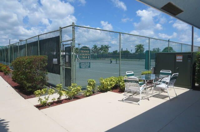 13817 Royal Palm Court B, Delray Beach, FL 33484