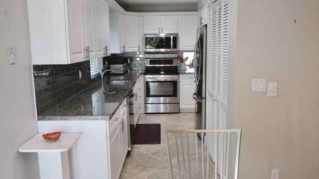13817 Royal Palm Court B, Delray Beach, FL 33484