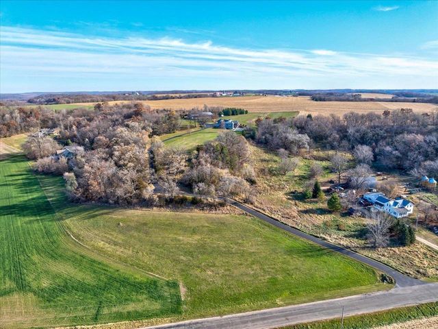 8044 Lueth Road, Sauk City, WI 53583