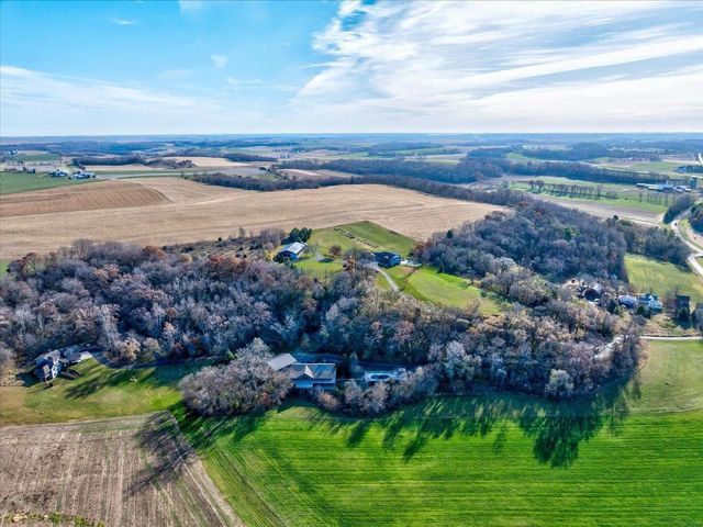 8044 Lueth Road, Sauk City, WI 53583