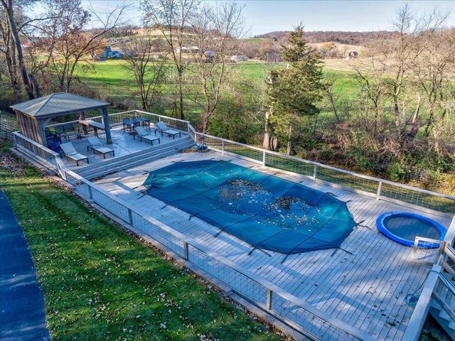 8044 Lueth Road, Sauk City, WI 53583