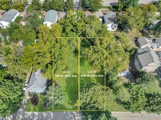 212 W Ellis Avenue, Libertyville, IL 60048