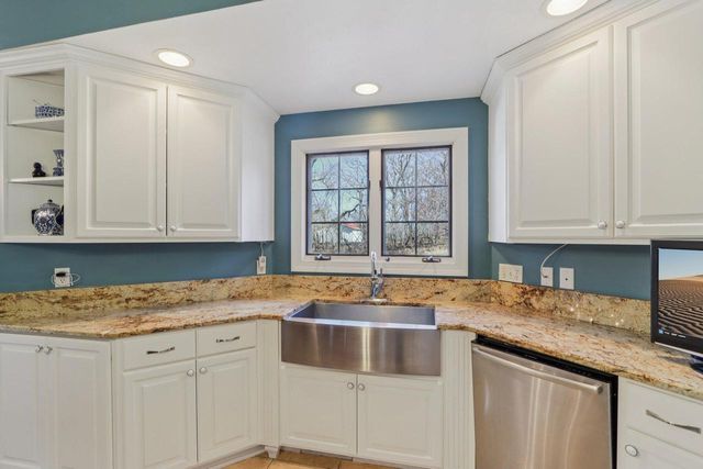 9405 41st AVENUE, Pleasant Prairie, WI 53158