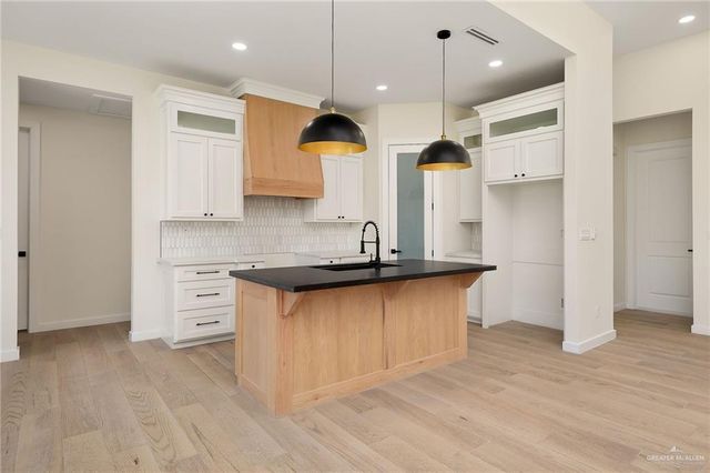 906 Azalea Street, Mission, TX 78572