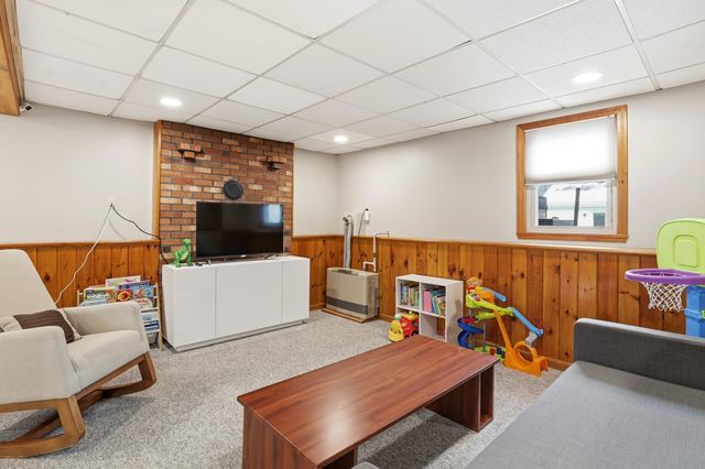 84 S Fremont Street, Manchester, NH 03103