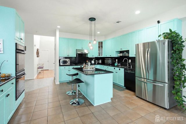 77 Timberhill Drive, Franklin Twsp, NJ 08823
