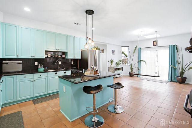 77 Timberhill Drive, Franklin Twsp, NJ 08823