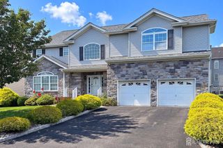 77 Timberhill Drive, Franklin Twsp, NJ 08823