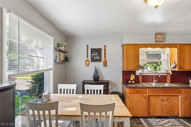 225 24th Street NW, Barberton, OH 44203