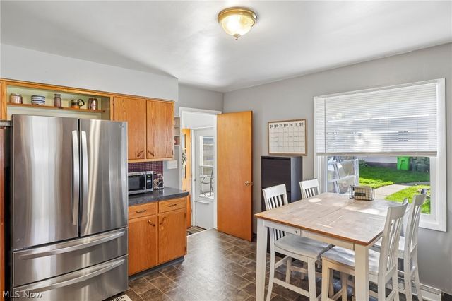 225 24th Street NW, Barberton, OH 44203
