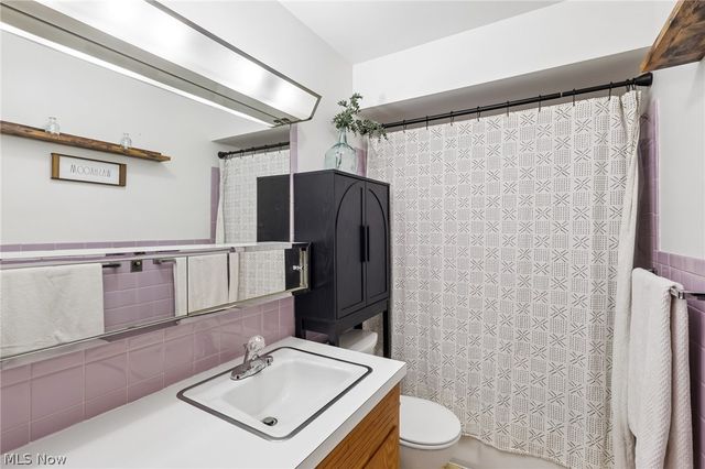 225 24th Street NW, Barberton, OH 44203