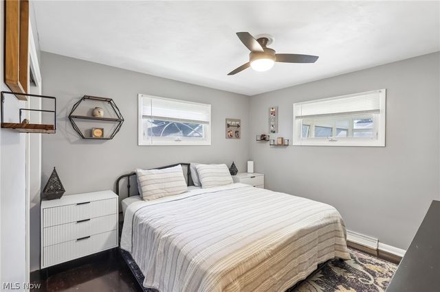 225 24th Street NW, Barberton, OH 44203