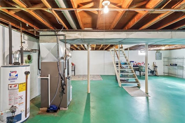 225 24th Street NW, Barberton, OH 44203