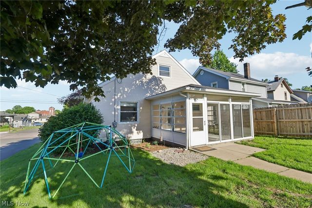 225 24th Street NW, Barberton, OH 44203