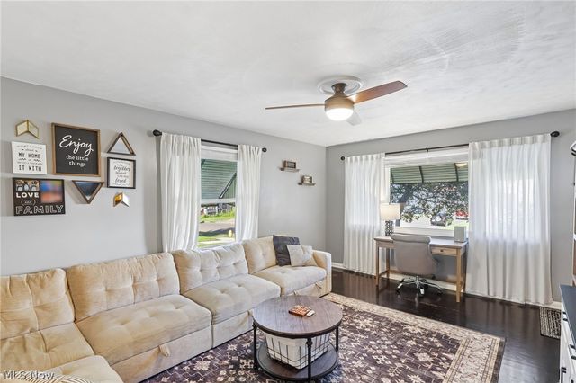 225 24th Street NW, Barberton, OH 44203