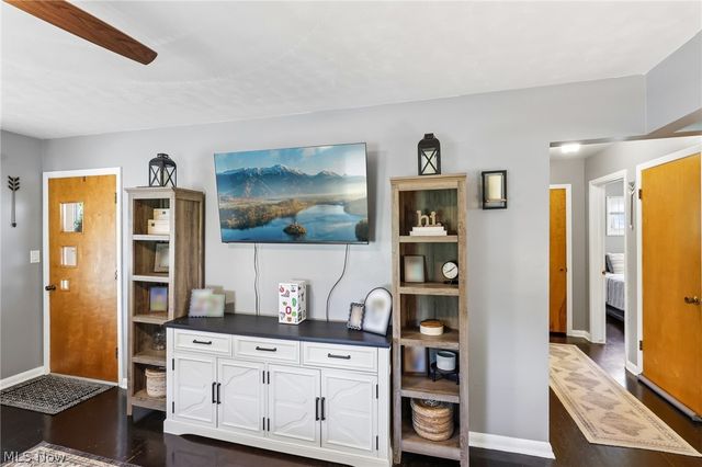 225 24th Street NW, Barberton, OH 44203
