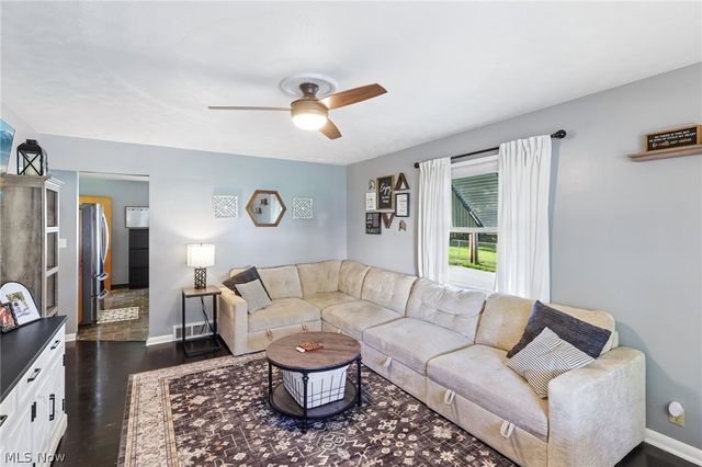 225 24th Street NW, Barberton, OH 44203