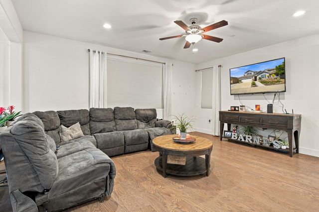 1655 Cady Ln, Ripon, CA 95366