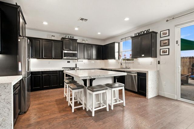 1655 Cady Ln, Ripon, CA 95366