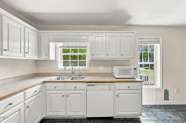 615 N 4th Street, Mebane, NC 27302