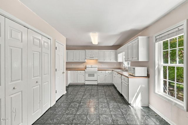 615 N 4th Street, Mebane, NC 27302