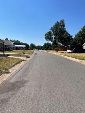 1224 N Campbell Road, Oklahoma City, OK 73111