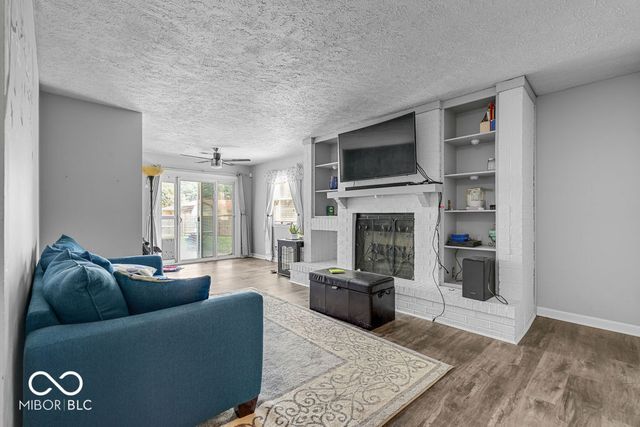 387 Pleasantview Boulevard, Greenwood, IN 46142