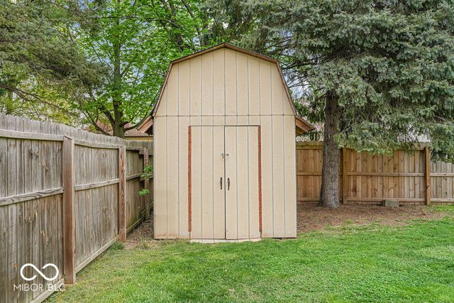 387 Pleasantview Boulevard, Greenwood, IN 46142