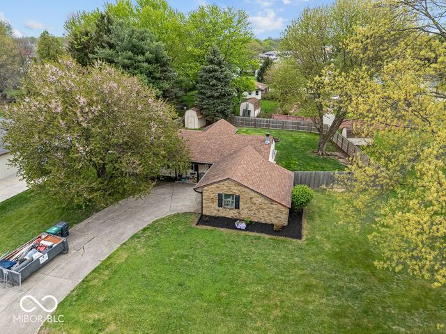 387 Pleasantview Boulevard, Greenwood, IN 46142