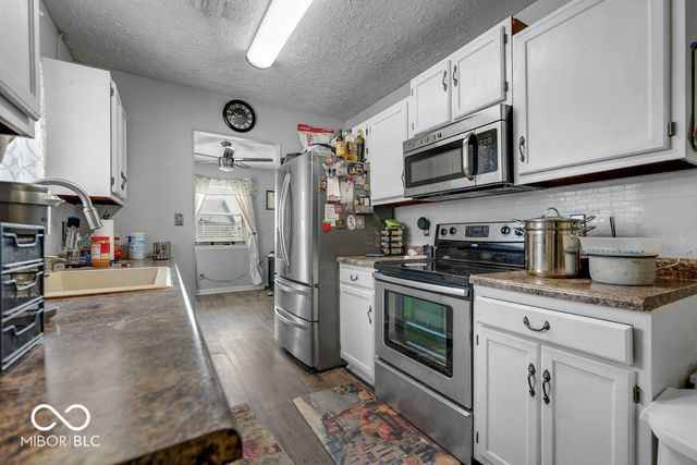 387 Pleasantview Boulevard, Greenwood, IN 46142