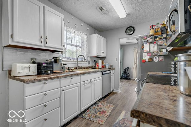 387 Pleasantview Boulevard, Greenwood, IN 46142