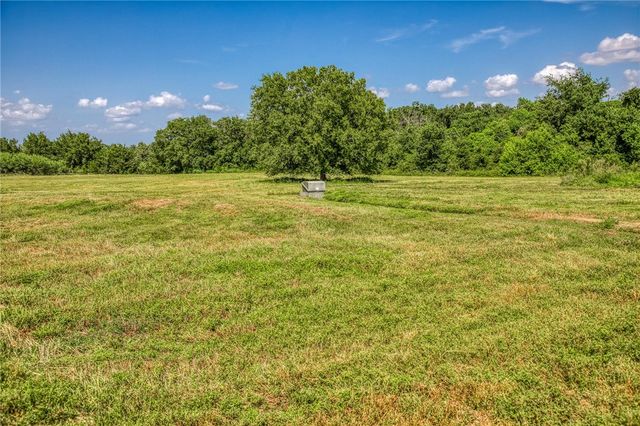 1554 Bluebonnet Ridge Drive, Chappell Hill, TX 77426