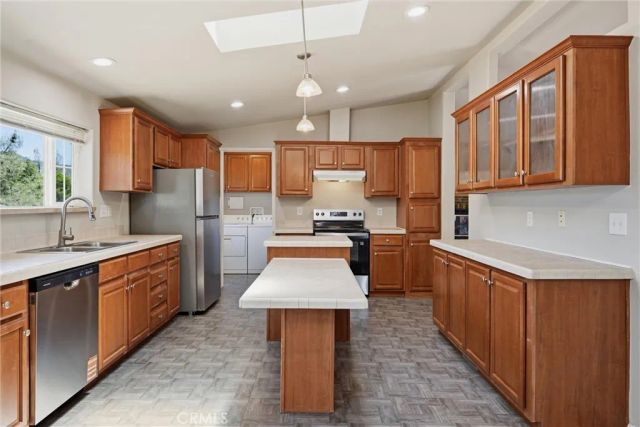 2860 Spring Valley Road, Clearlake Oaks, CA 95423