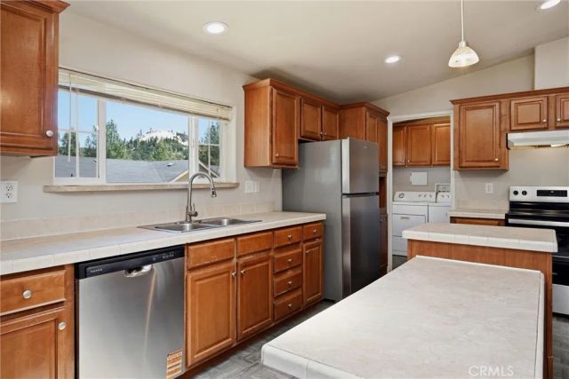 2860 Spring Valley Road, Clearlake Oaks, CA 95423