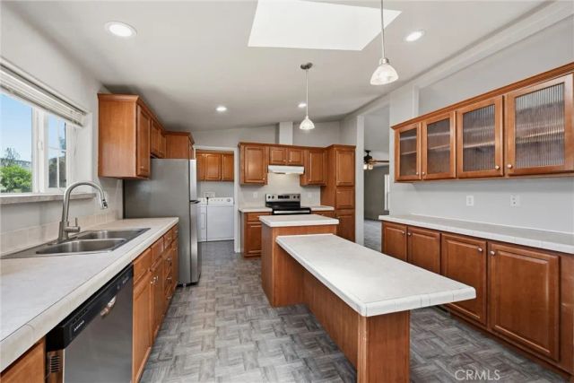 2860 Spring Valley Road, Clearlake Oaks, CA 95423