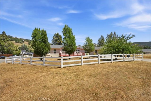 2860 Spring Valley Road, Clearlake Oaks, CA 95423