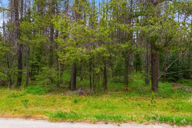 896 Jorgens Rd, Newport, WA 99156