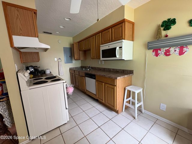 1225 N Wickham Road 822, Melbourne, FL 32935